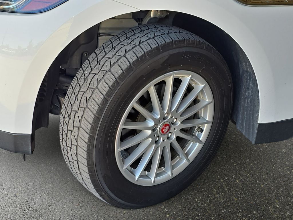 Used 2020  Jaguar 25t image 35