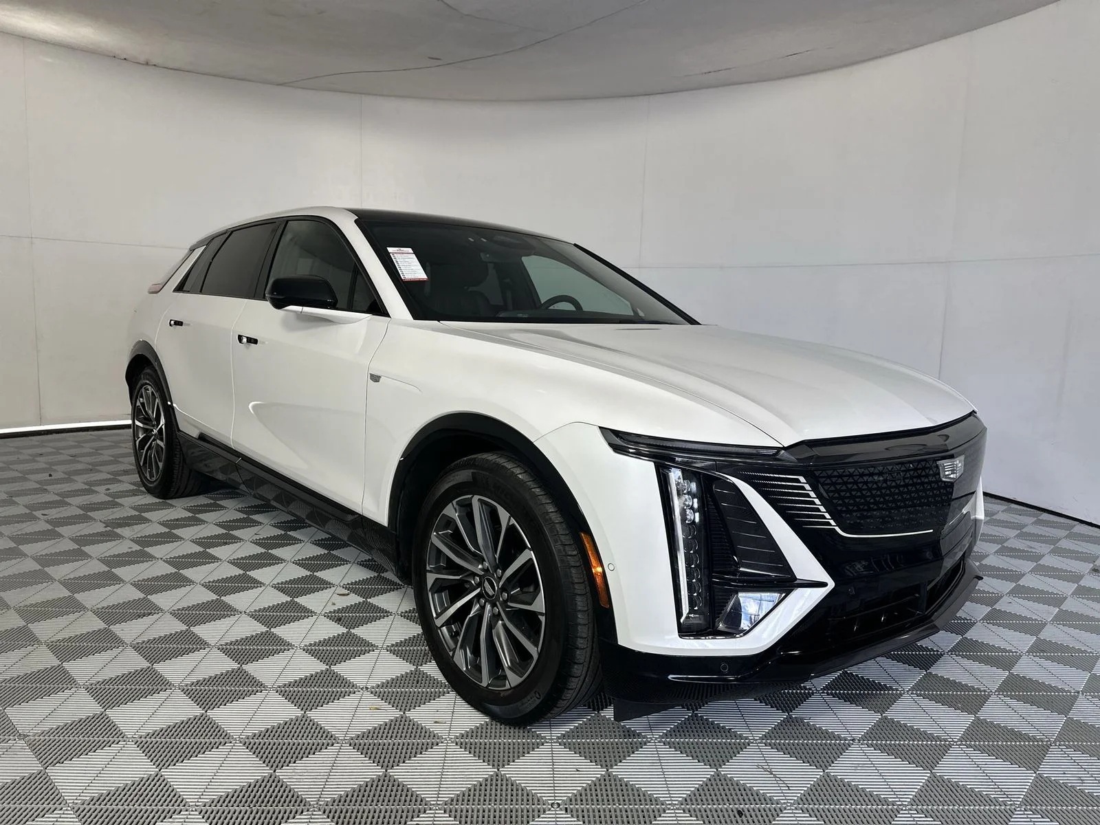 Used 2024 Cadillac LYRIQ Sport 1 with VIN 1GYKPTRKXRZ117694 for sale in Palmetto Bay, FL