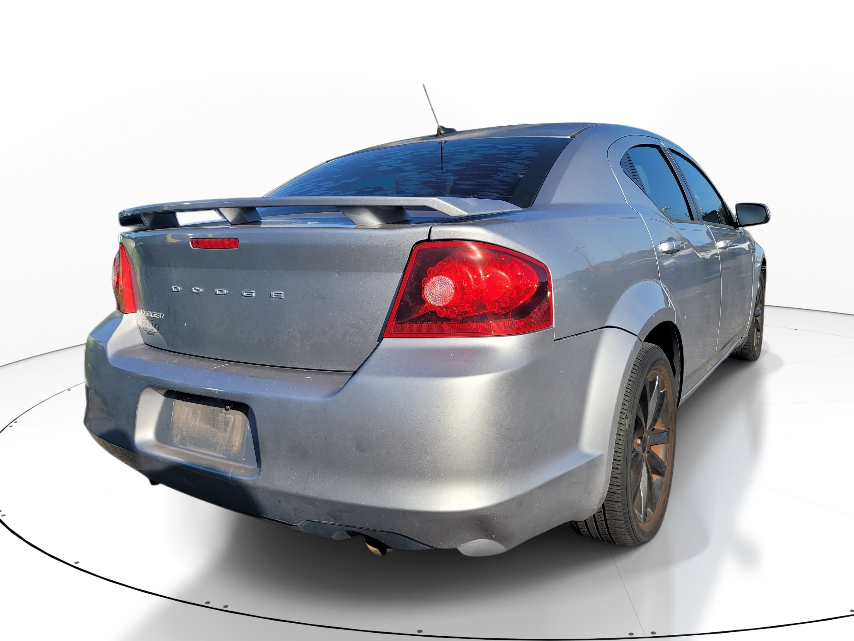 Used 2014 Billet Silver Metallic Clearcoat Dodge SXT image 4