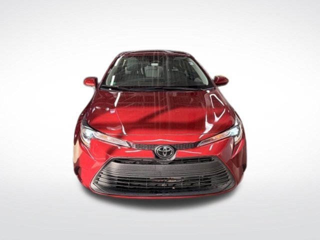 Used 2024  Toyota LE image 3
