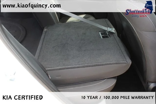 Used 2024 White Kia LXS image 17