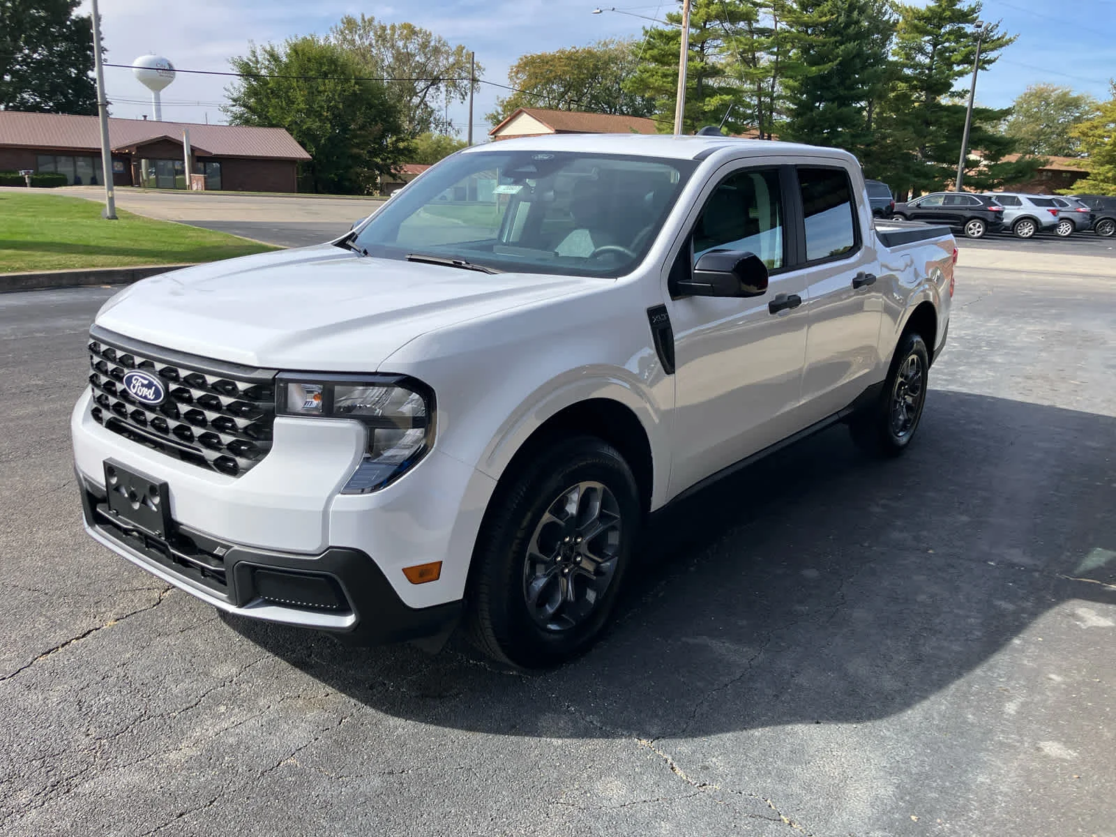 New 2026 Oxford White Ford XLT image 4