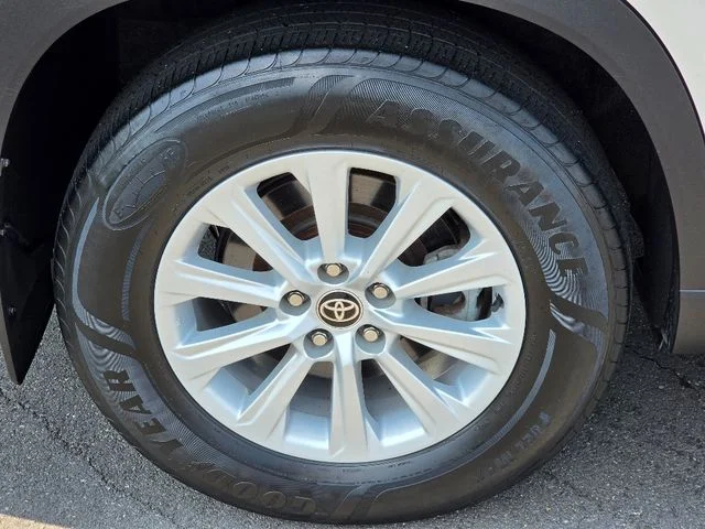 2024 Toyota Grand Highlander XLE - Photo 12