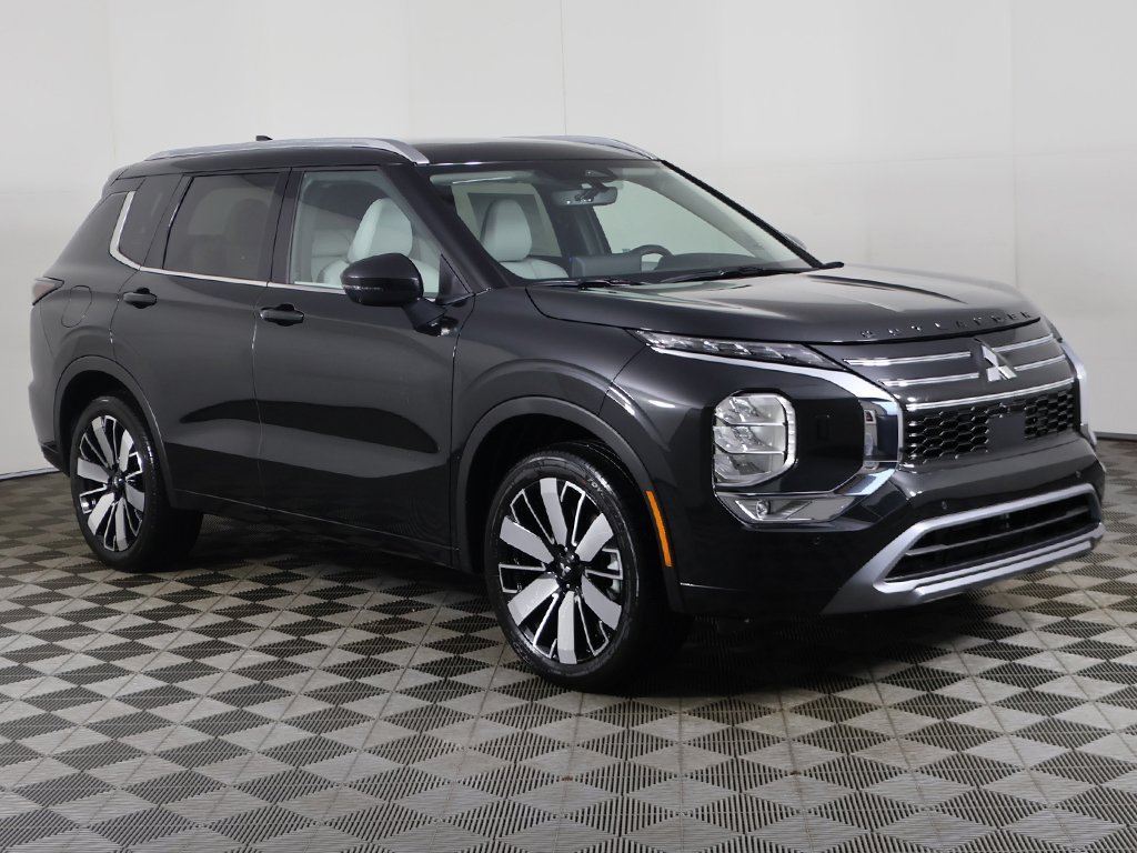 Used 2025 Black Mitsubishi SEL image 2