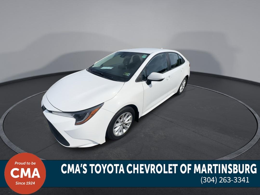 Used 2020 Super White TOYOTA LE image 4