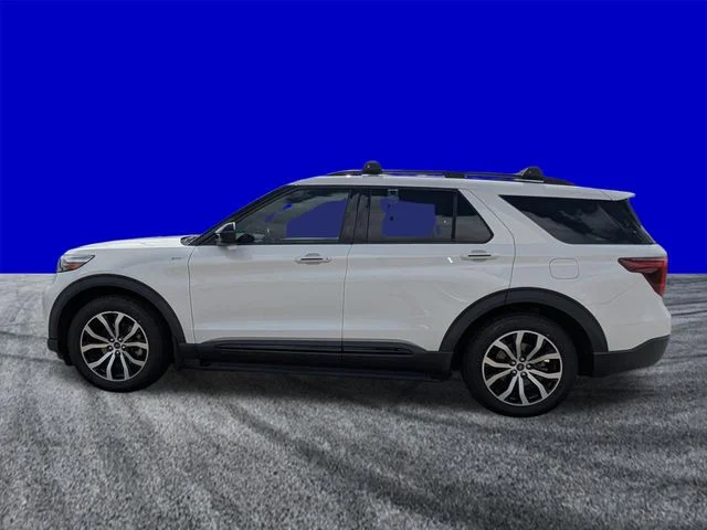 Certified Used 2022 White Metallic Ford ST-Line image 7