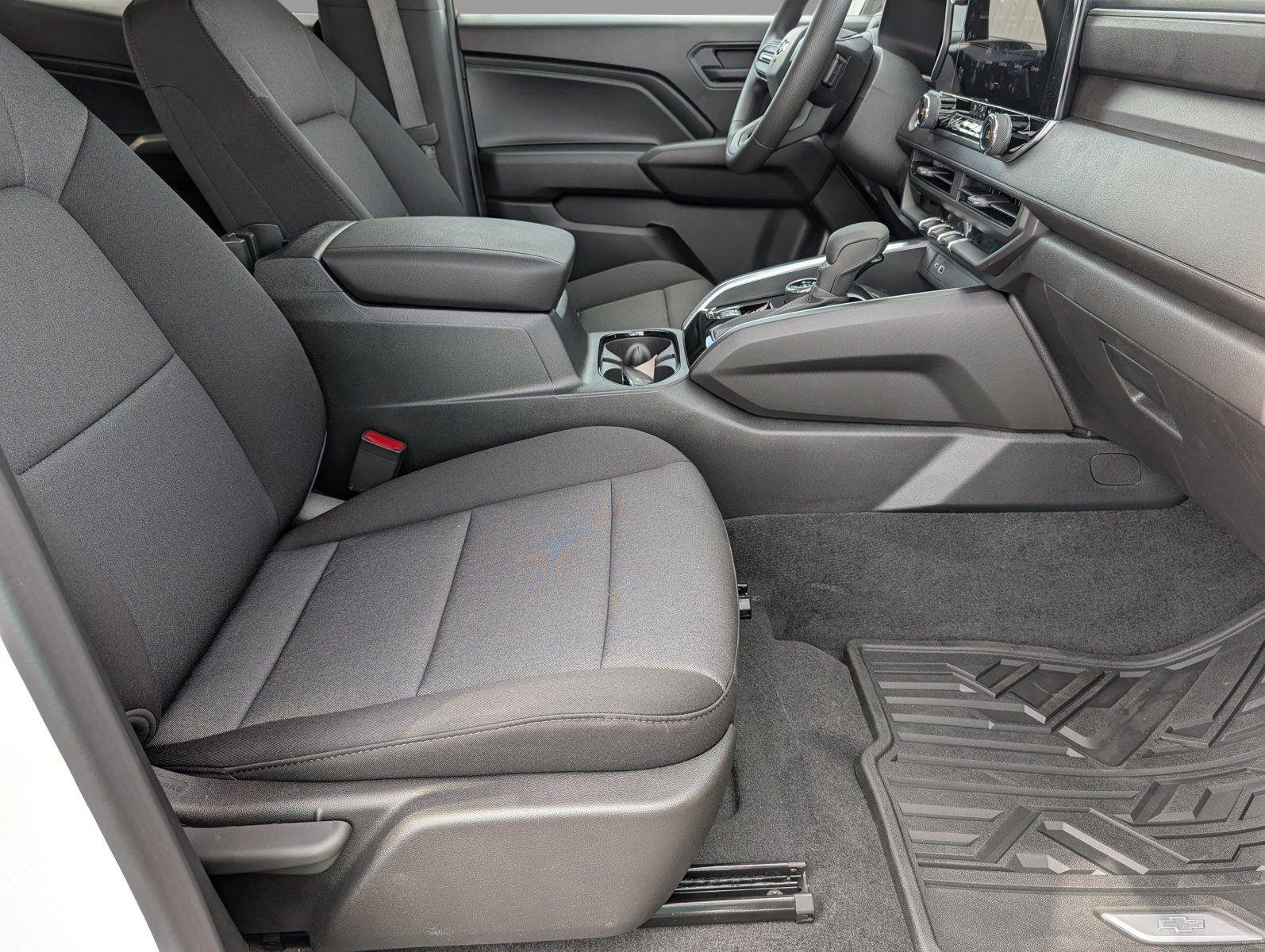 New 2026 Summit White Chevrolet Trail Boss image 38