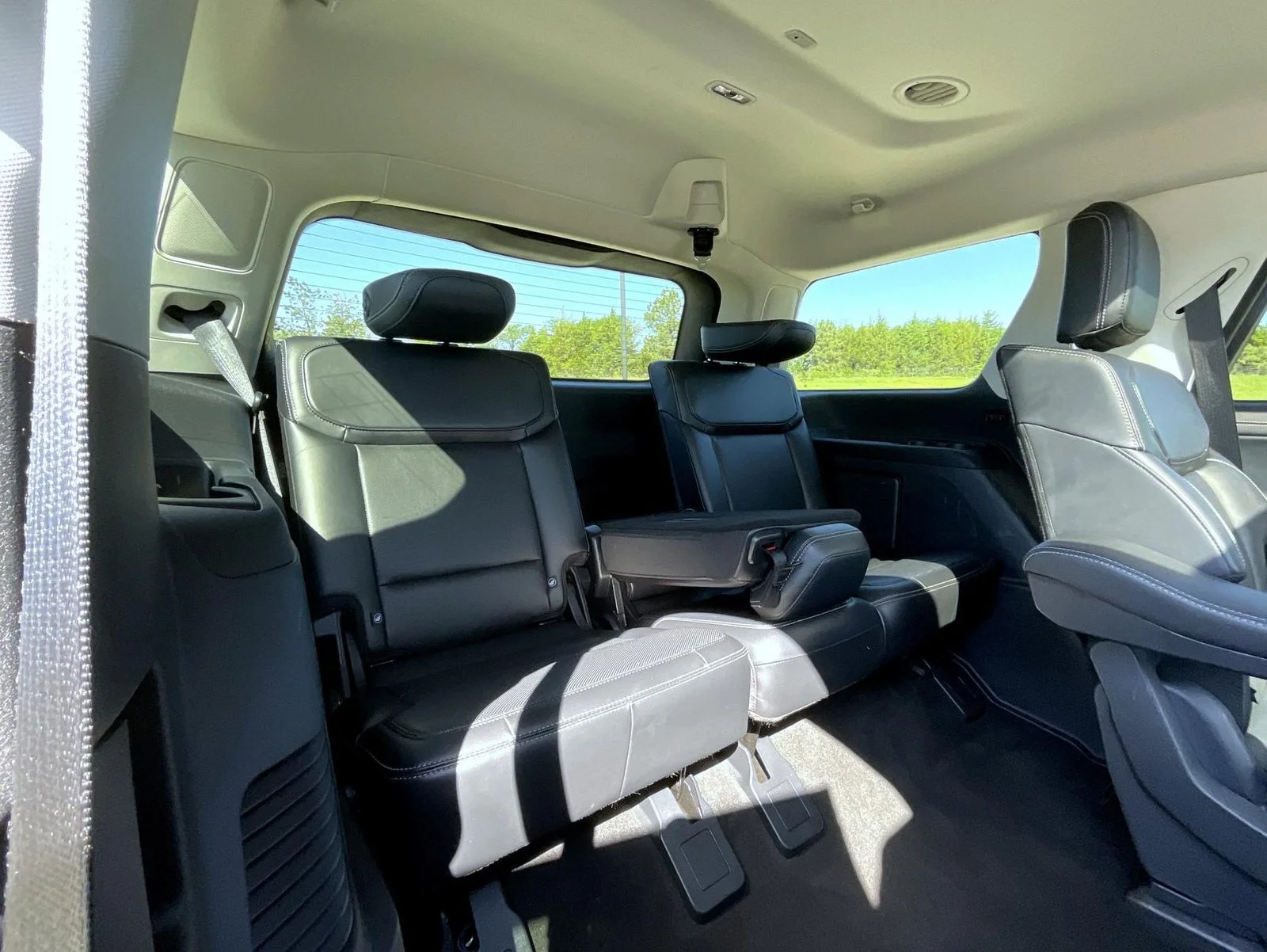 Used 2025 Silver Ford Platinum image 21