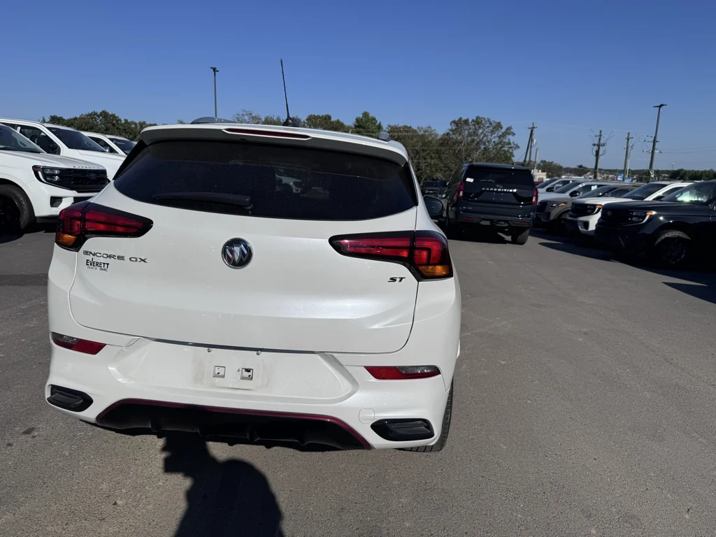 Used 2023 White Frost Tricoat Buick Select image 7
