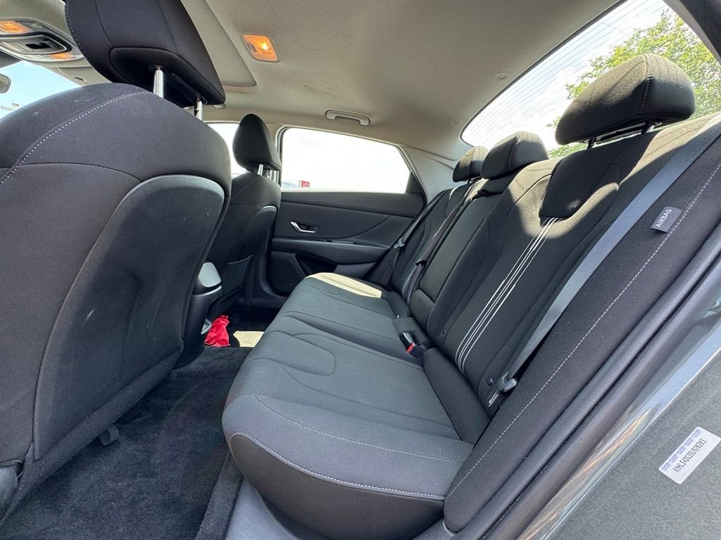 Used 2025 Gray Hyundai SEL Convenience image 31