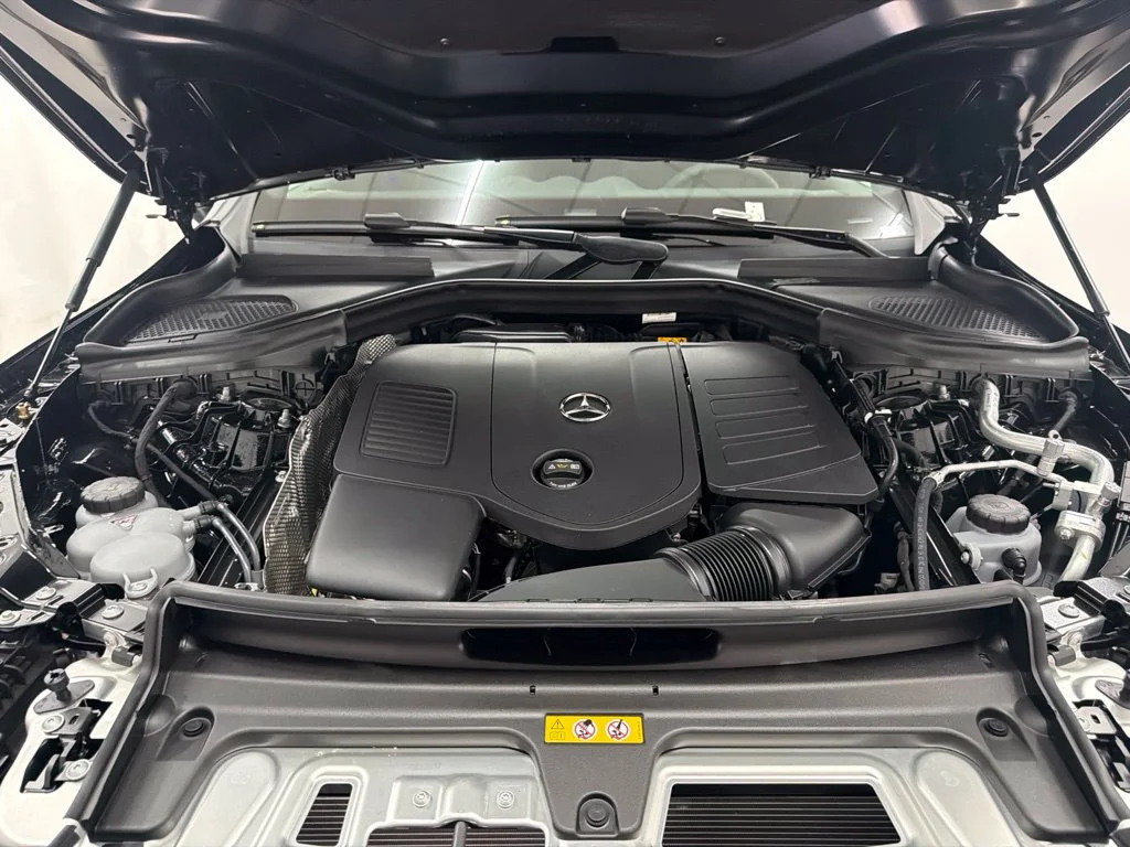 New 2027 Black Mercedes-Benz GLC 300 Coupe image 30