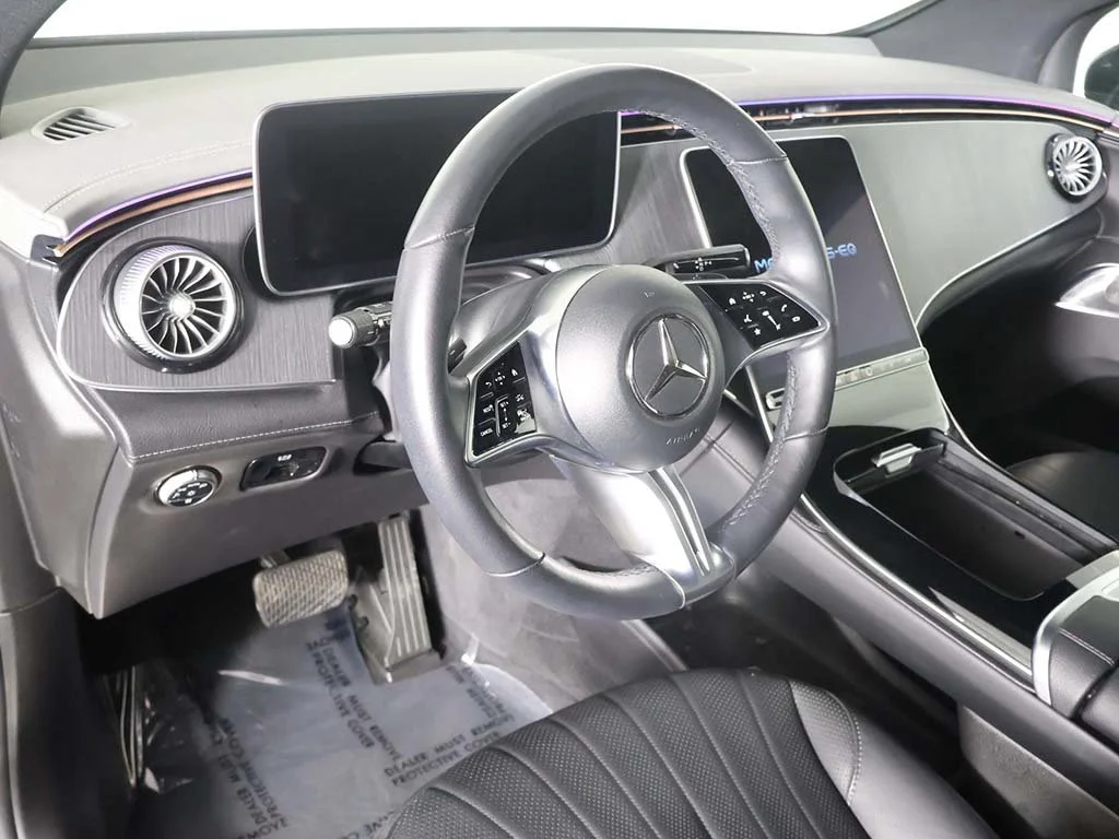 Used 2023 Black Mercedes-Benz 500 SUV image 29