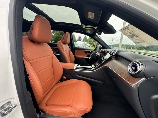New 2027 Polar White Mercedes-Benz GLC 300 image 27