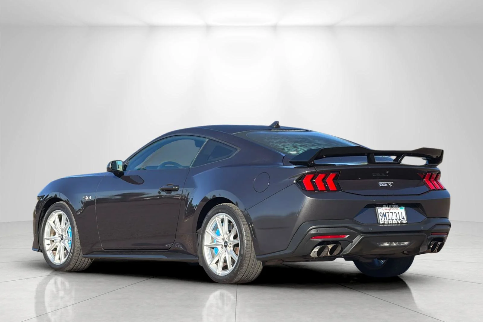 Used 2024 Dark Matter Gray Metallic Ford GT Premium image 5
