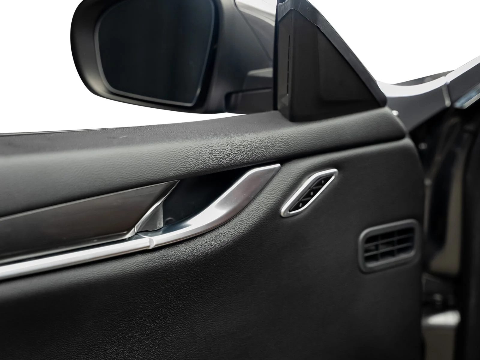Used 2017 Gray Maserati Base image 66