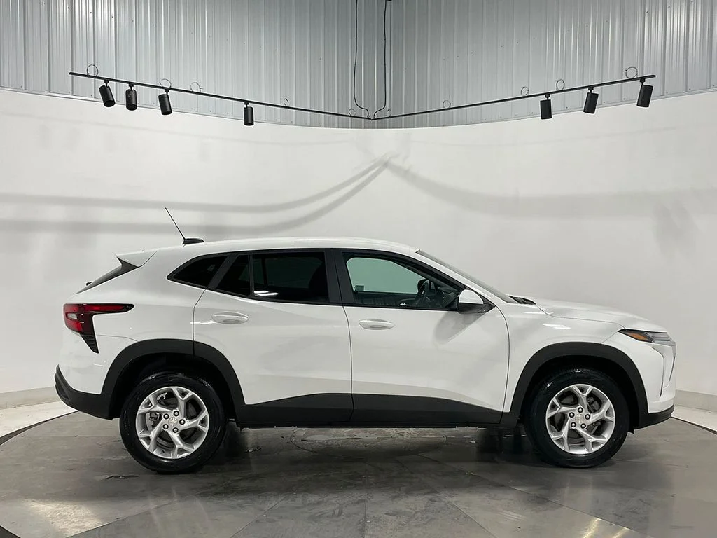 Used 2024 White Chevrolet LS image 10