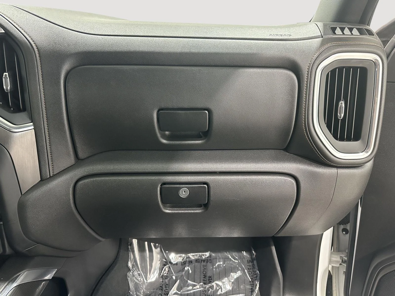 Used 2021 SUMMIT WHITE GMC AT4 image 27