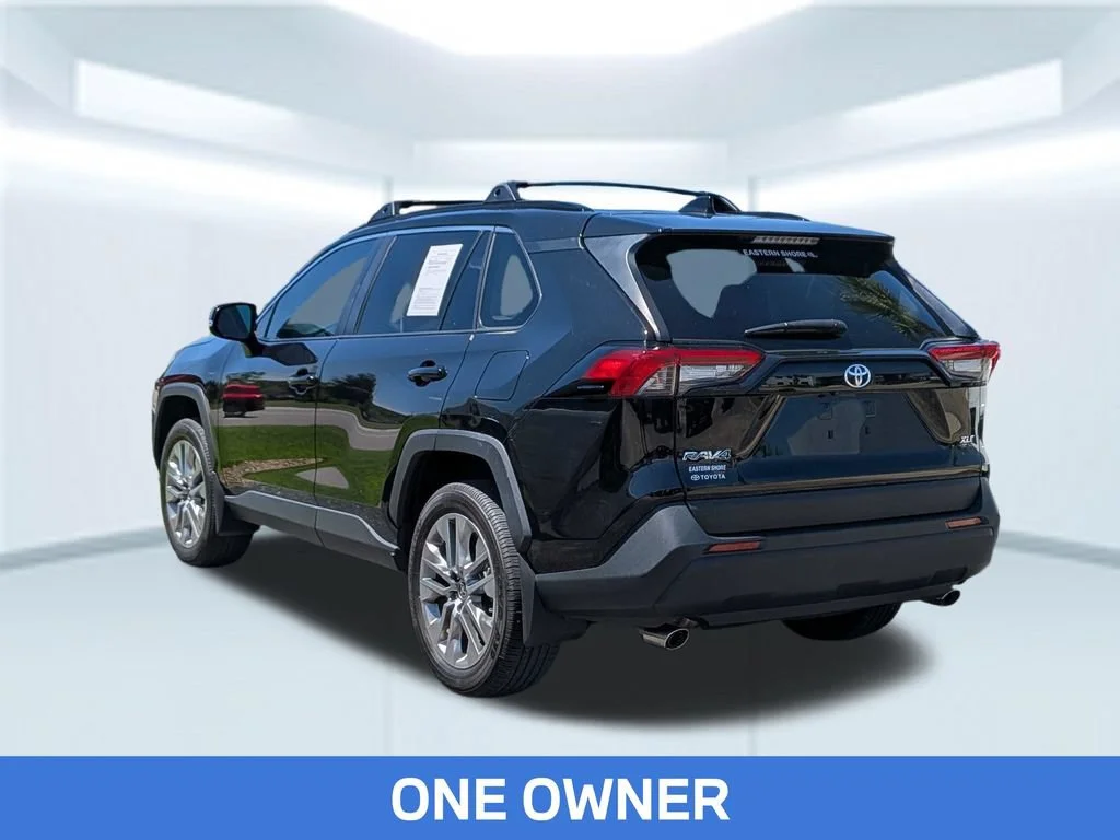 Used 2025 Black Toyota XLE Premium image 2