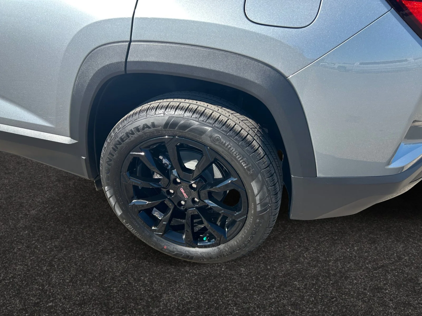 New 2027 Sterling Metallic GMC AWD Elevation image 9