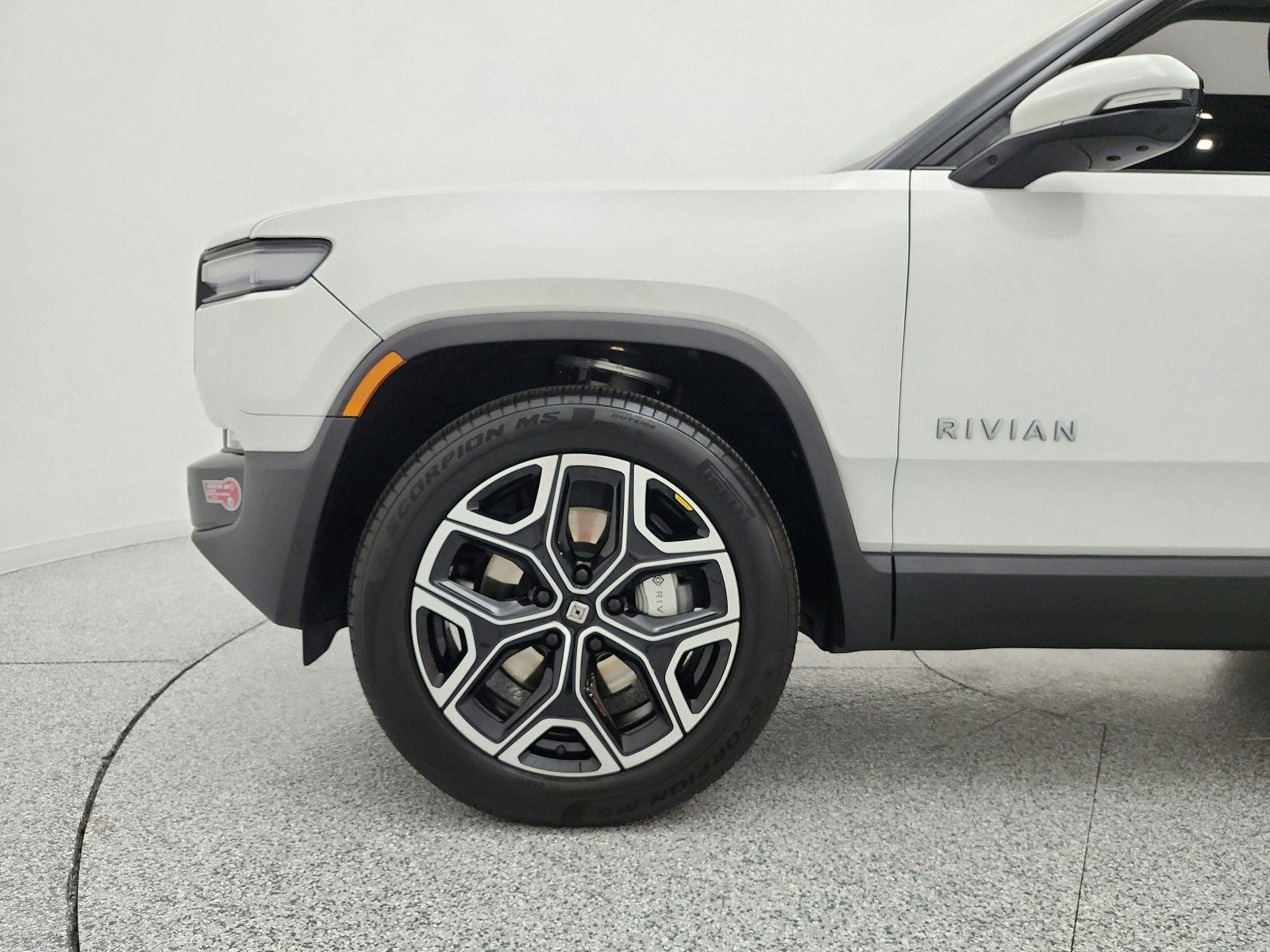 Used 2025 Glacier White Rivian Adventure image 17