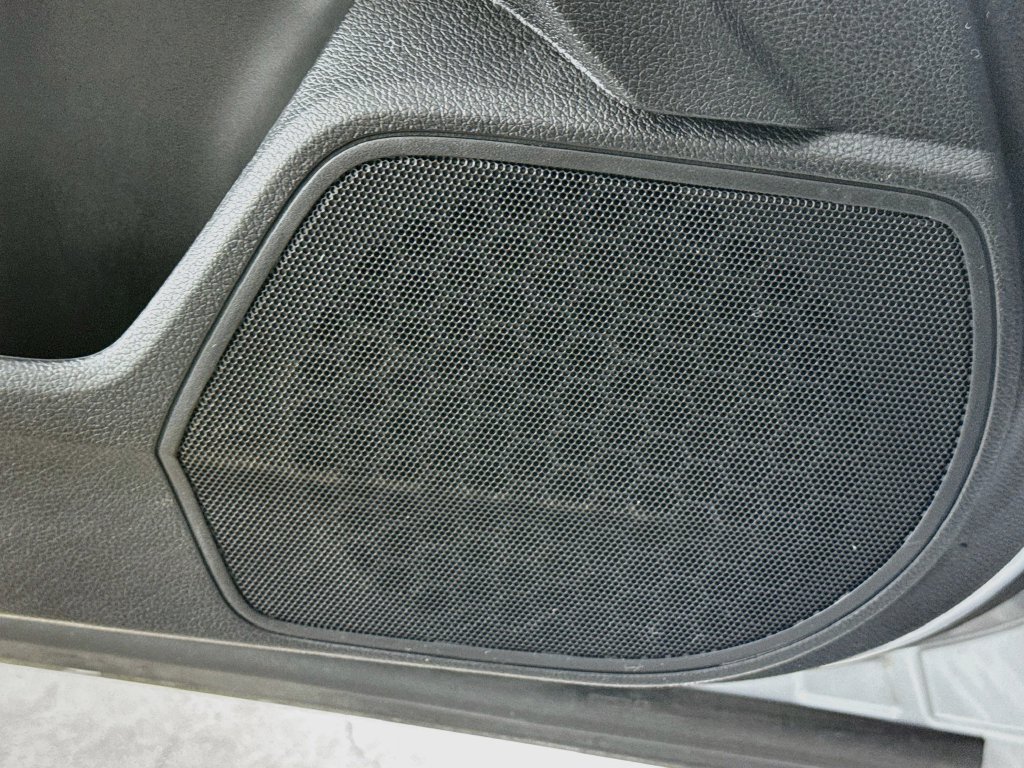 Used 2016 Silver Honda EX-L image 23