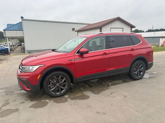 Used 2022 Volkswagen Tiguan SE with VIN 3VV2B7AX3NM087826 for sale in Kansas City
