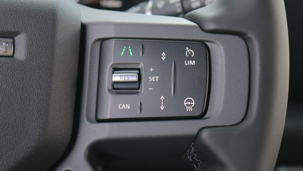 New 2026 Fuji White LAND ROVER X-Dynamic SE image 20
