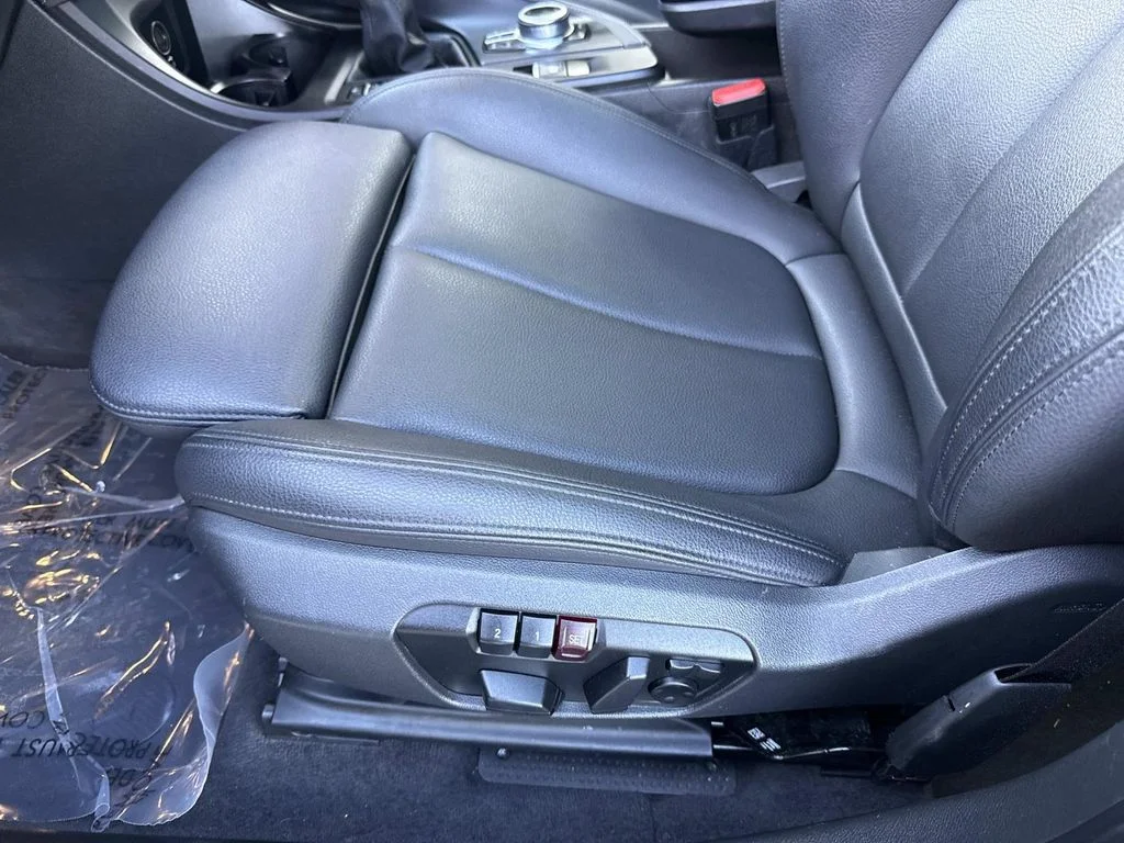 Used 2019 Black BMW sDrive28i image 29