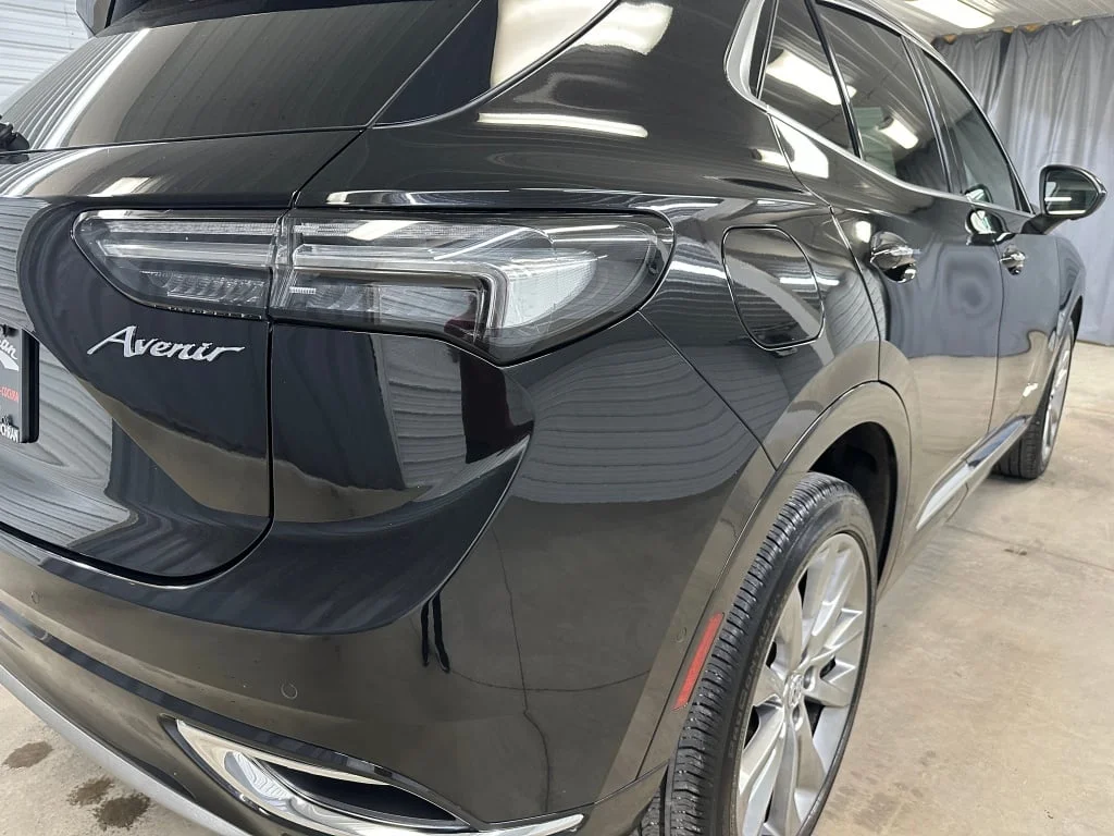 Used 2023 Ebony Twilight Metallic Buick Avenir image 32