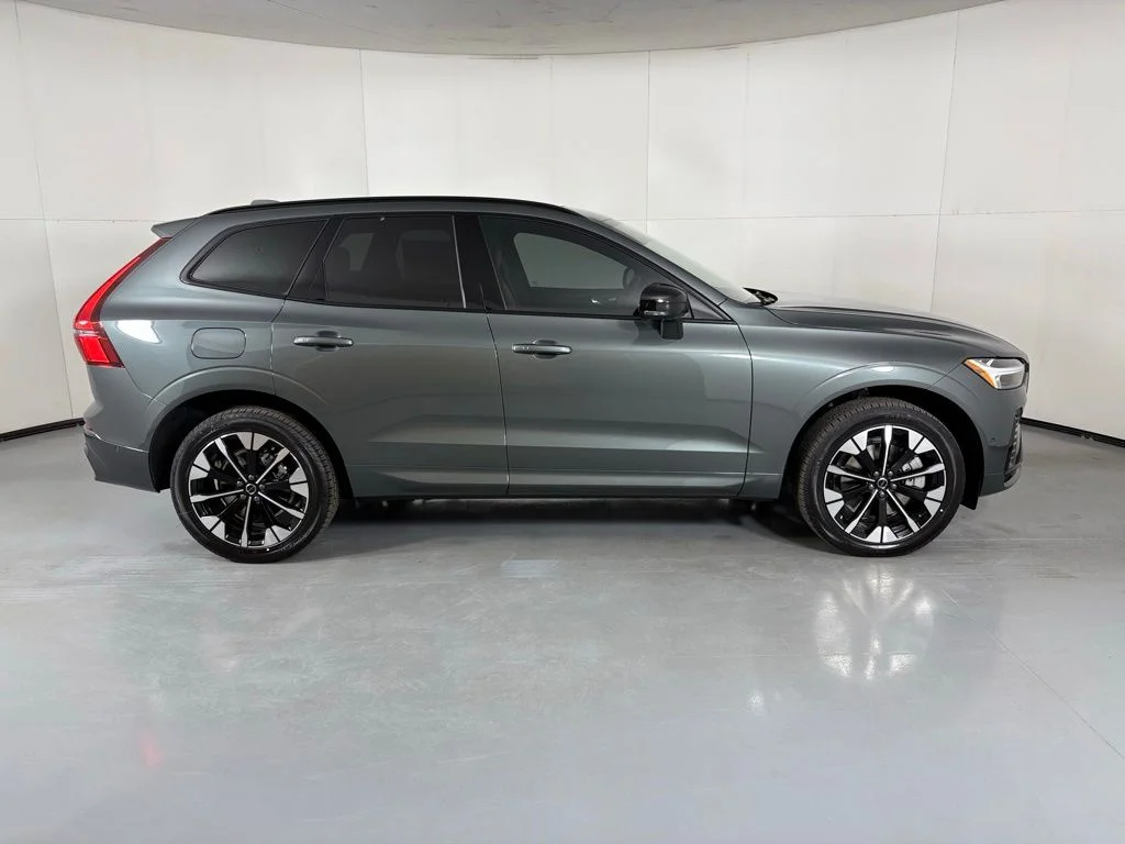 New 2026 Forest Lake Volvo Plus image 9