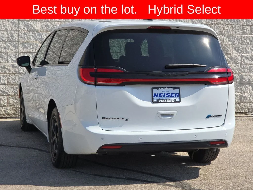 Used 2024 White Chrysler Select image 11