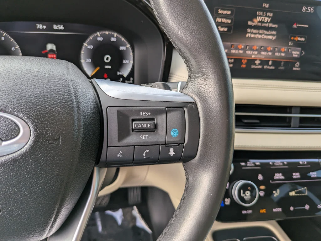 Used 2023 Blue INFINITI LUXE image 31