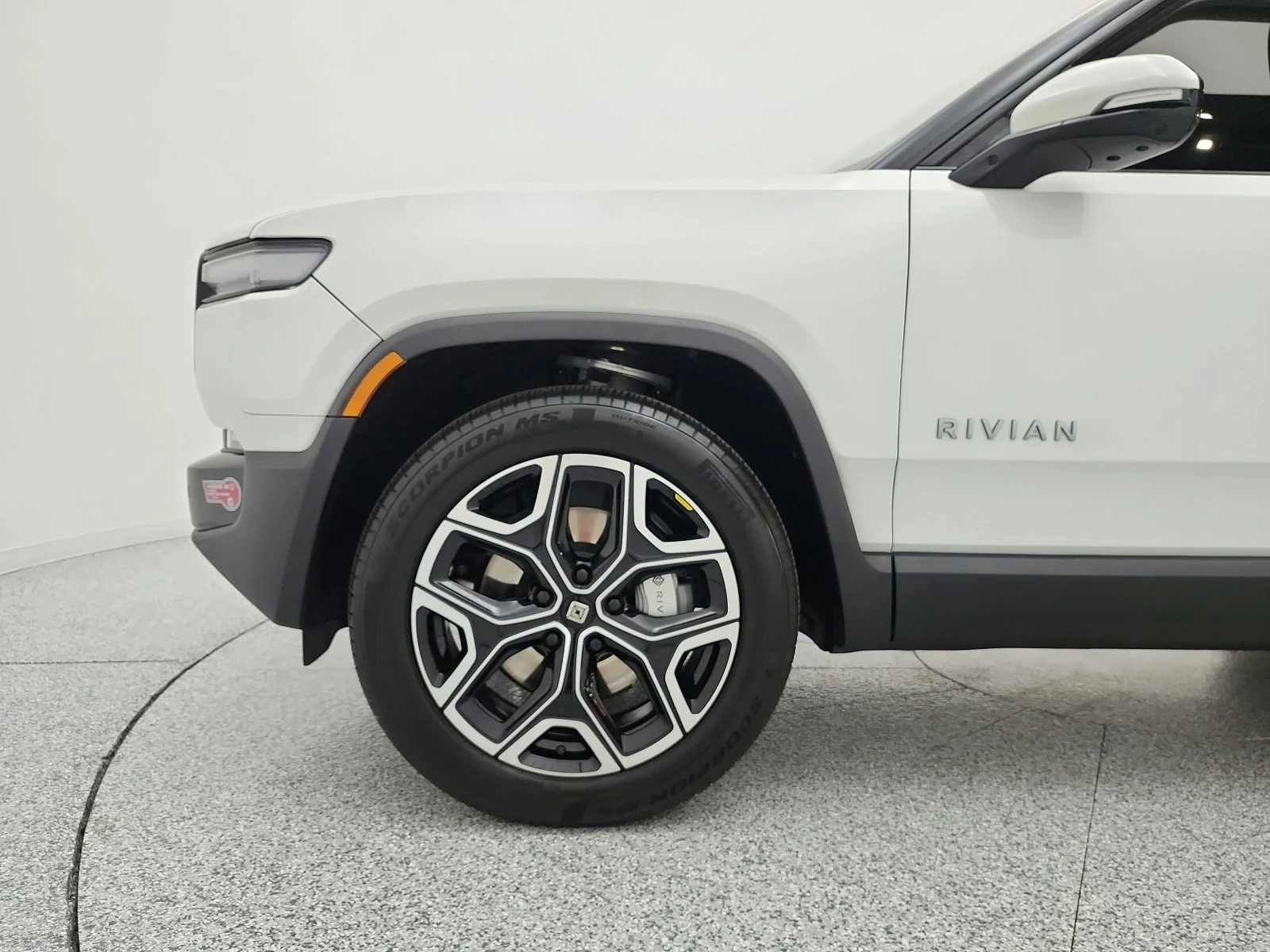 Used 2025  Rivian Adventure image 17