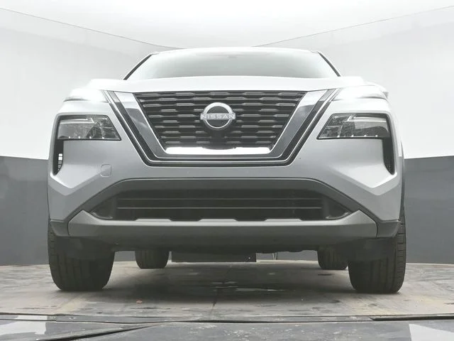 Used 2022 Silver Nissan SV image 40