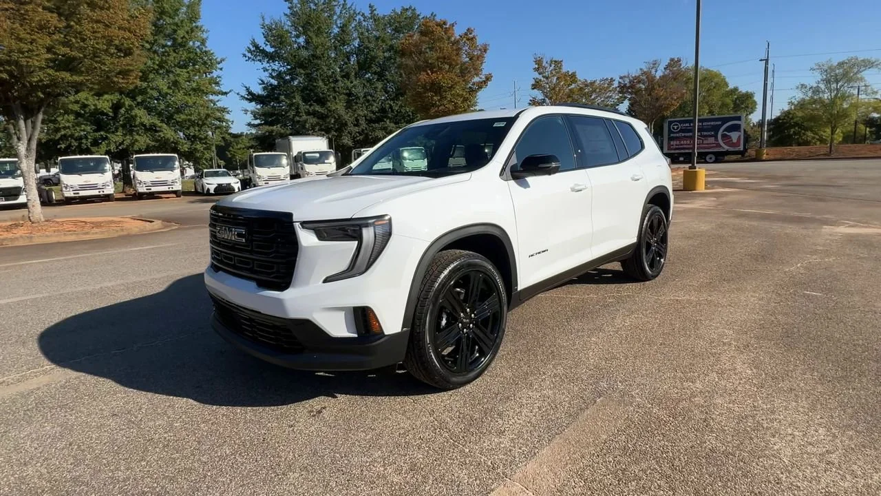 New 2026 Summit White GMC Elevation image 4