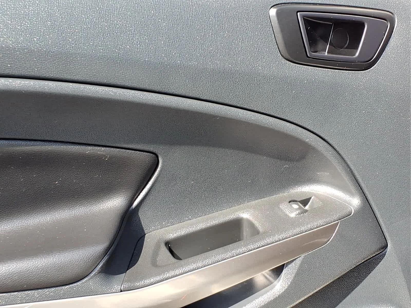 Used 2022 Diamond White Ford SES image 28