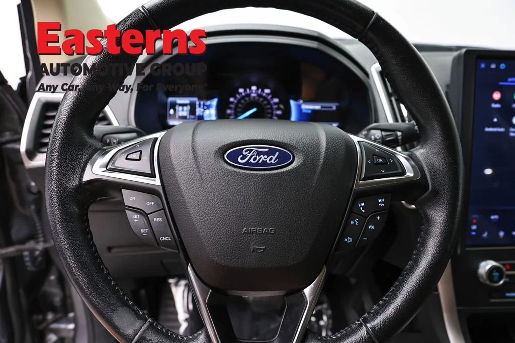 Used 2023 Gray Ford SEL image 10
