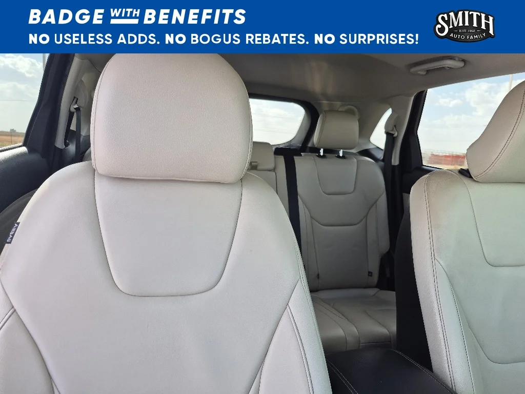 Used 2018 White Gold Metallic Ford Titanium image 13