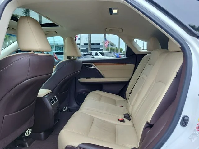 Used 2019 White Lexus 350 image 11