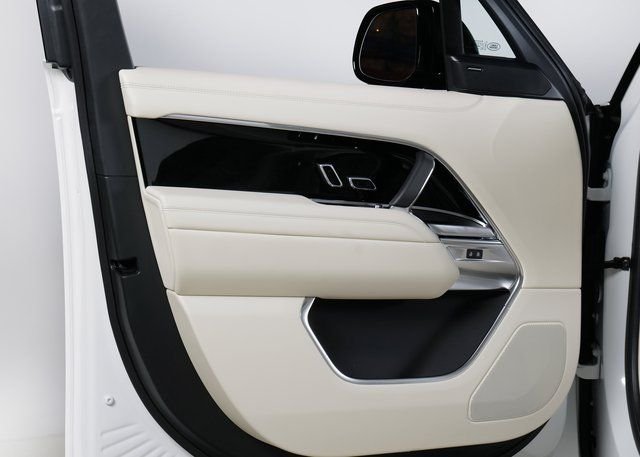 New 2026 Fuji White Land Rover SE image 26