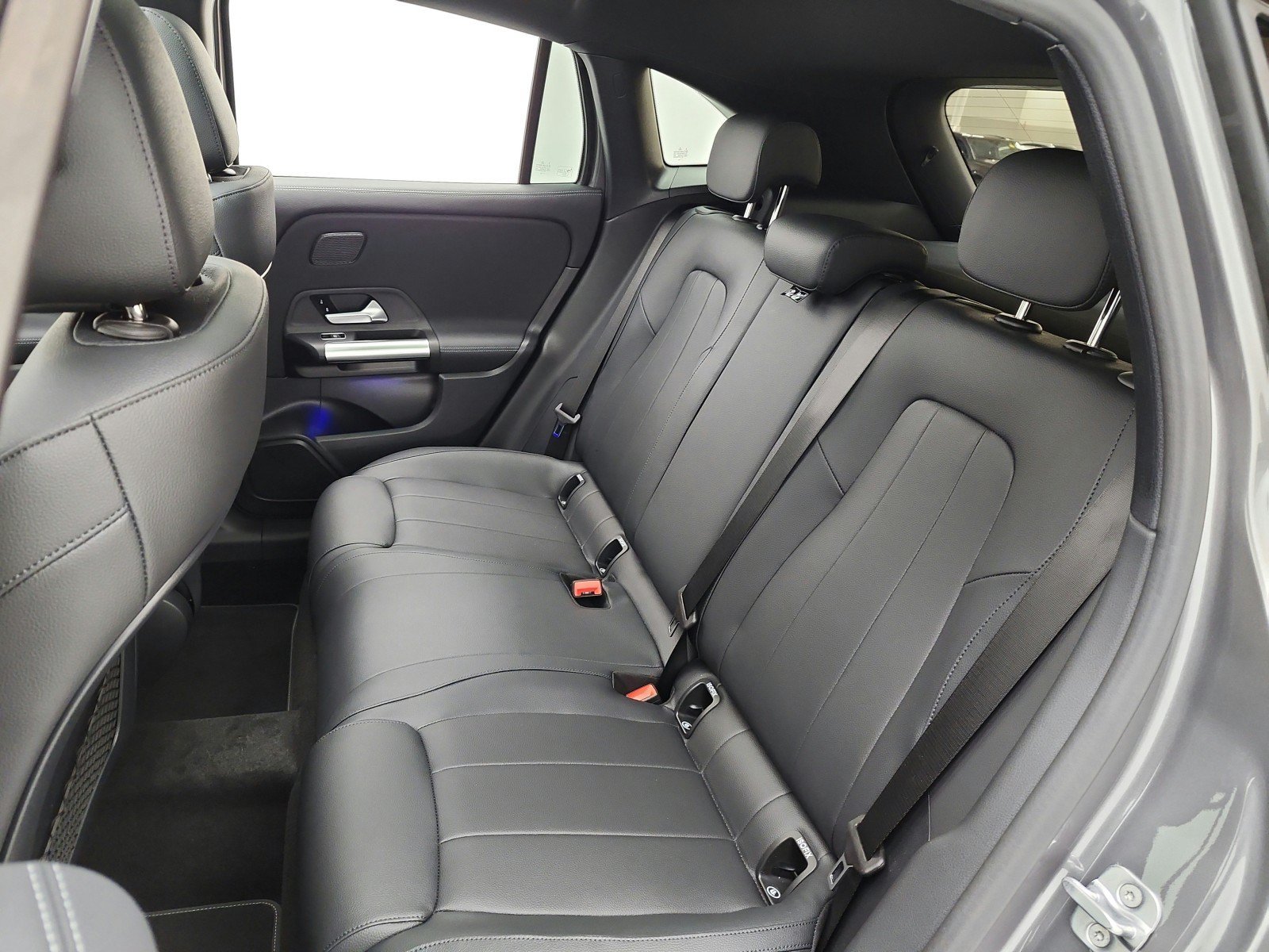 New 2026 Mountain Grey Metallic Mercedes-Benz GLA 250 SUV image 26