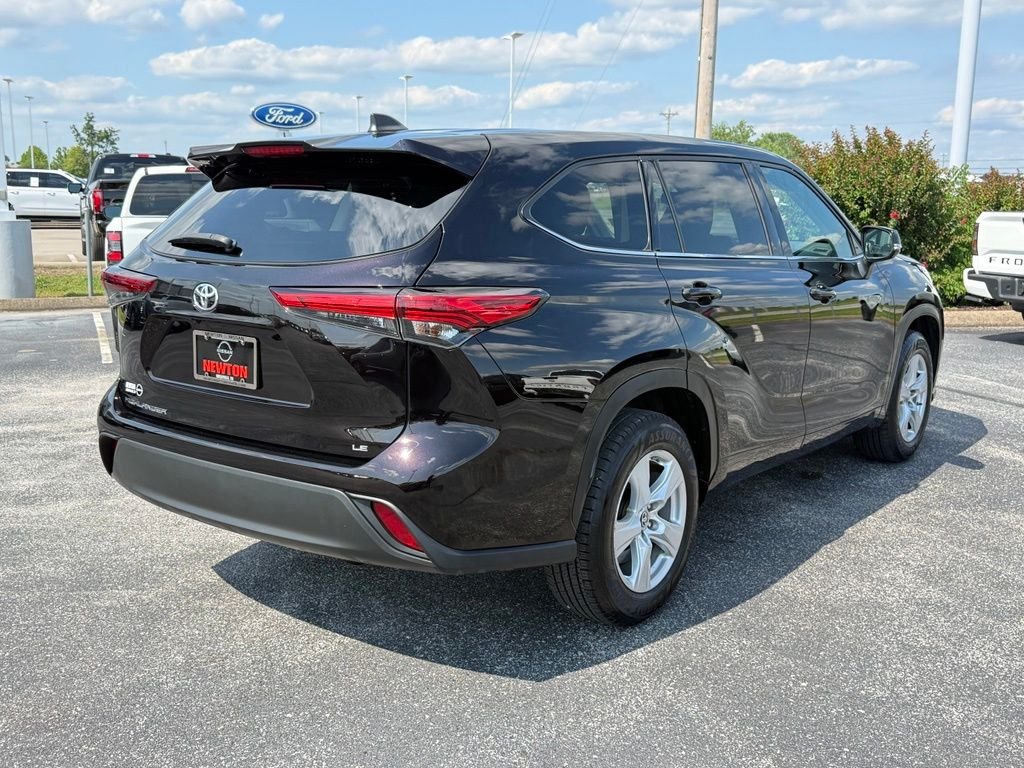 Used 2022 Brown Toyota LE image 46
