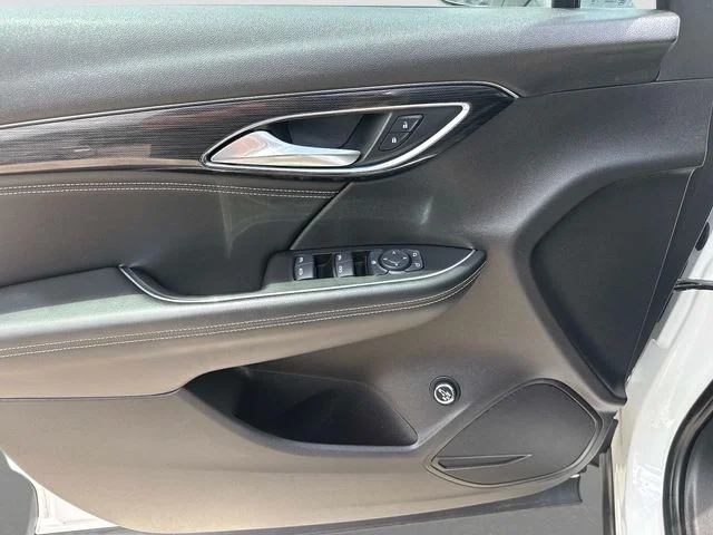 Used 2022 White Buick Preferred image 11