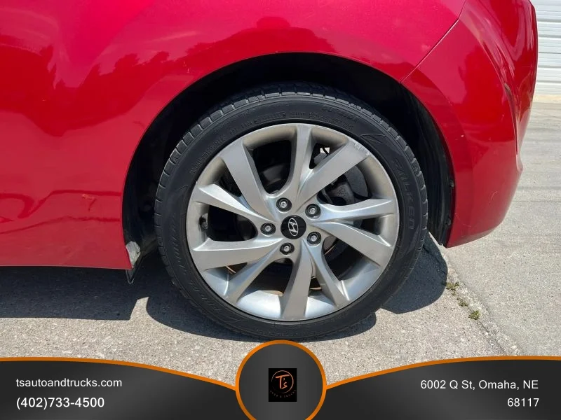 Used 2017 Red Hyundai Coupe 3D image 10