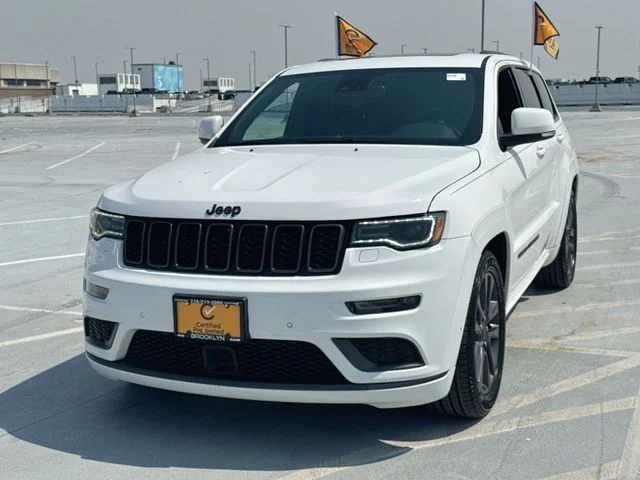 Certified Used 2019 White Jeep Overland image 3