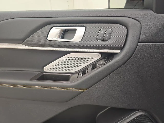 New 2026 Star White Metallic Tri-Coat Ford Tremor® image 43