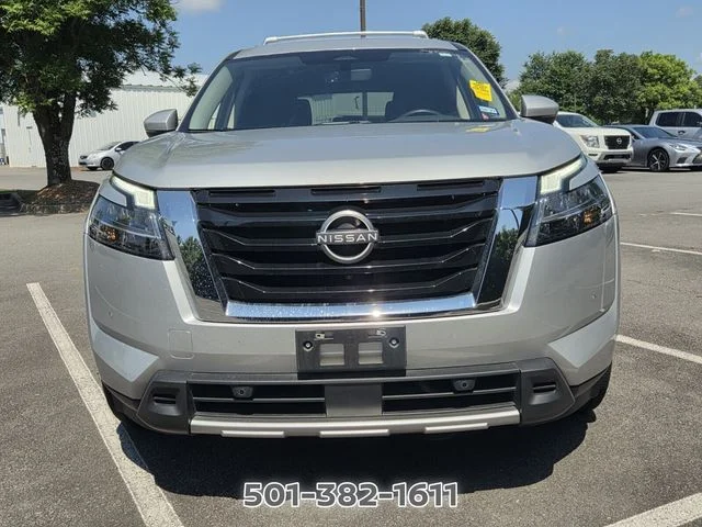 Used 2023 Silver Nissan SL image 8