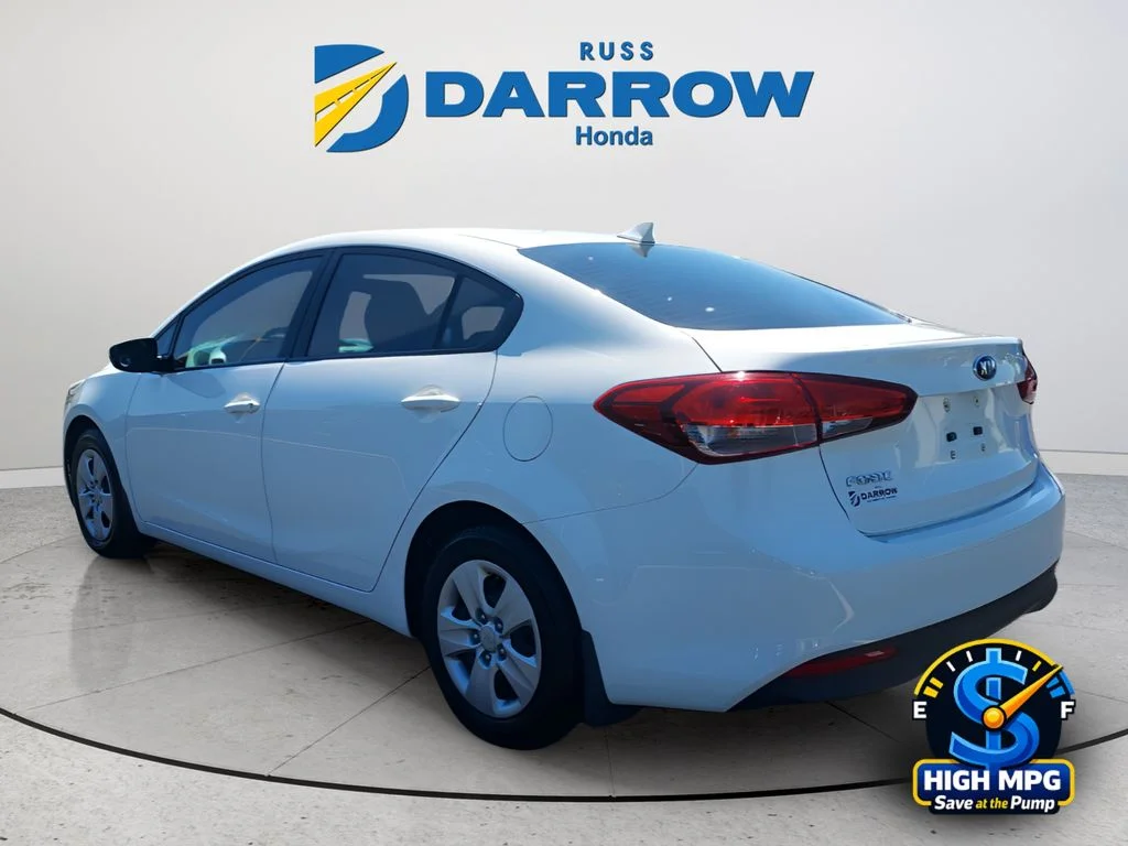Used 2017 White Kia LX image 3