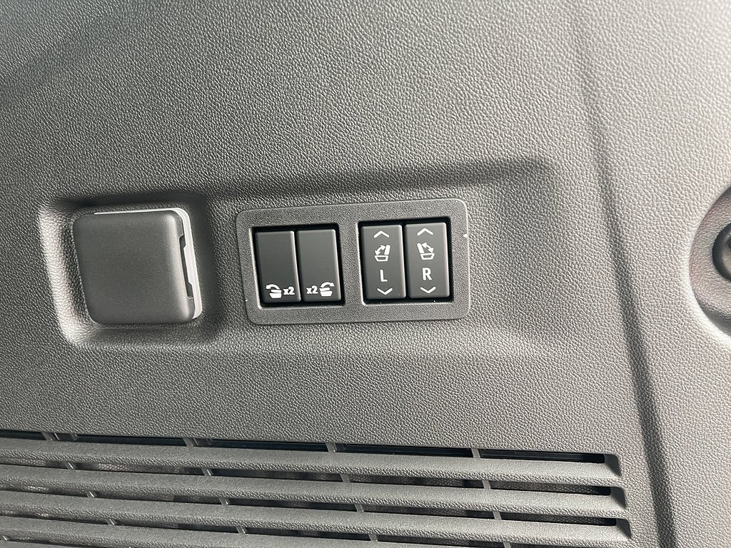 2026 GMC Yukon XL Denali - Photo 20