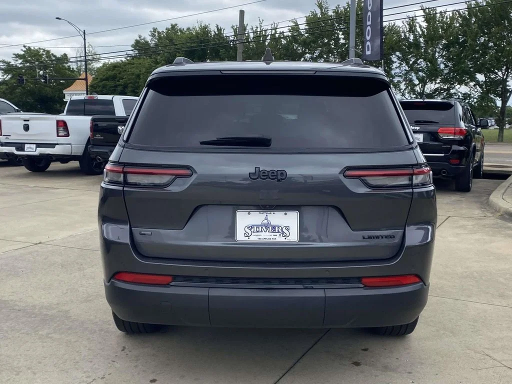 Used 2023 Gray Jeep Limited image 7